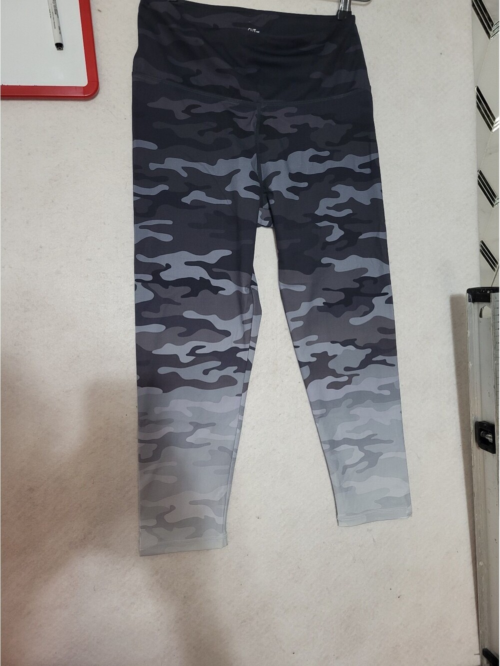 Cut the FrillsWomen's Ombre Camo Leggings Medium